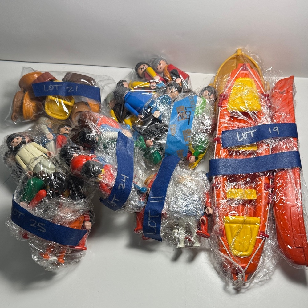 Huge vintage lot of geobra playmobil people boats baskets see pics specific (L2)